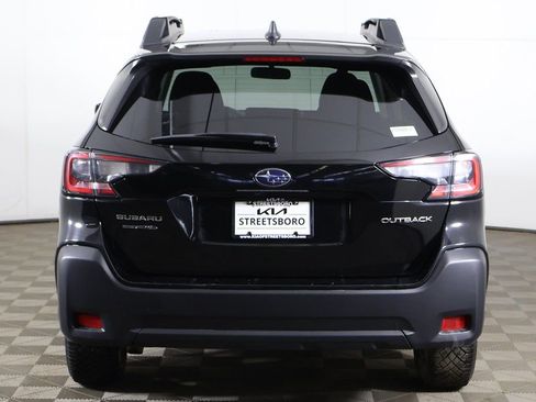 Used 2023 Subaru Outback Premium image 11