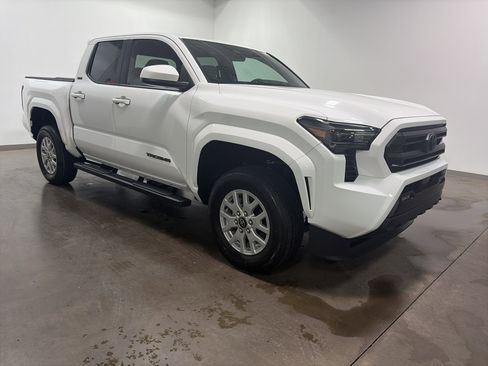 New 2026 Toyota Tacoma SR5 image 2