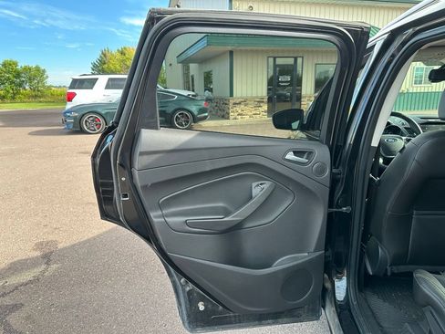 Used 2015 Ford Escape Titanium w/ Equipment Group 301A AWD/4WD image 22