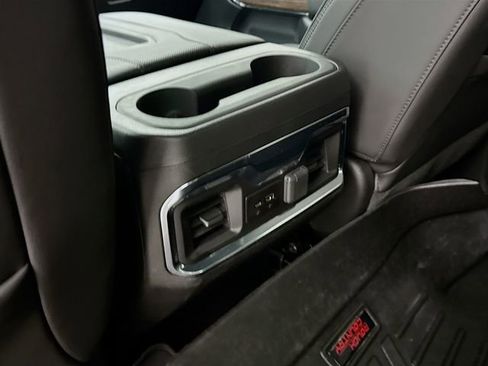 Used 2022 Chevrolet Silverado 1500 High Country w/ Technology Package AWD/4WD image 28