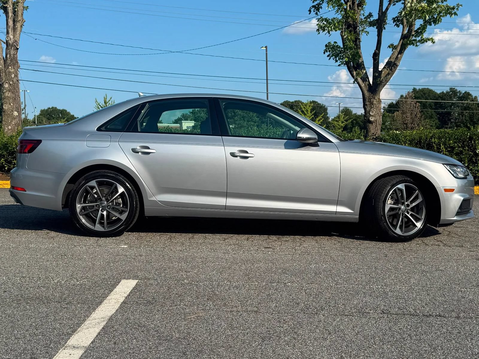Used 2019 Audi A4 2.0T Premium FWD image 3