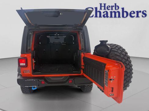 Used 2023 Jeep Wrangler Unlimited w/ Cold Weather Group AWD/4WD image 4