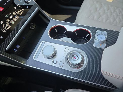 Used 2025 Genesis GV80 3.5T image 25