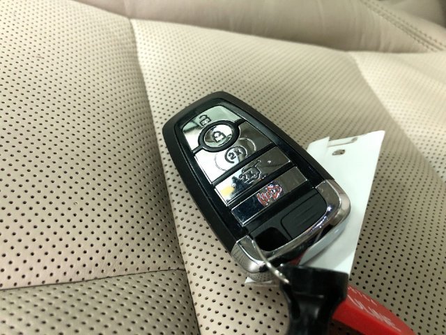 Used 2020 Lincoln Corsair AWD image 32