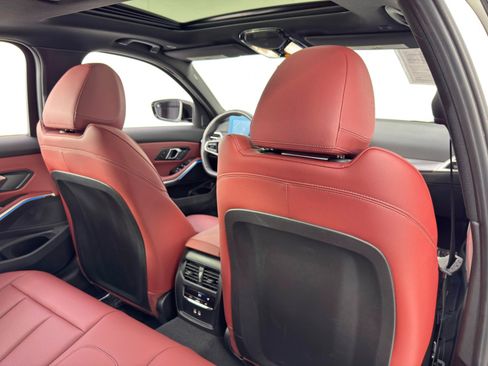 Used 2025 BMW 330i Sedan w/ M Sport Package image 40