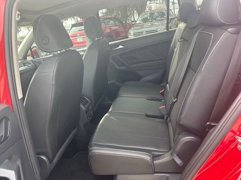 Certified 2023 Volkswagen Tiguan SE w/ Panoramic Sunroof Package image 44