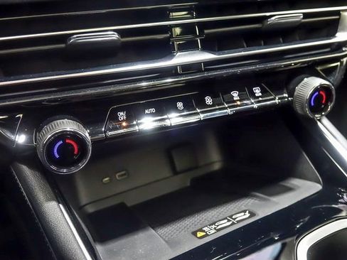 New 2026 Chevrolet Traverse High Country w/ LPO, Floor Liner Package image 21