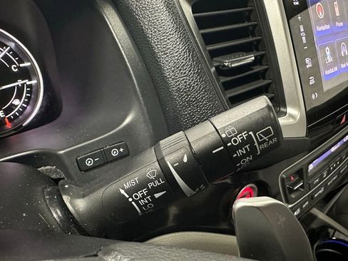 Used 2018 Honda Pilot Touring image 22