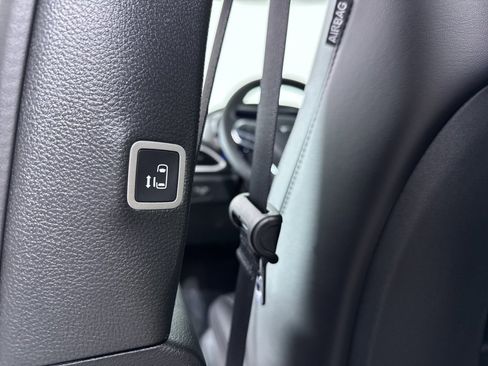 New 2026 Chrysler Voyager LX image 28