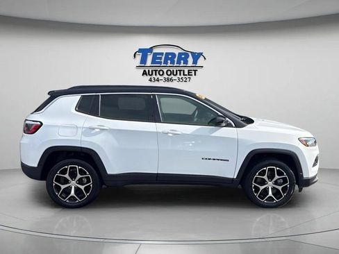 Used 2024 Jeep Compass Limited image 1