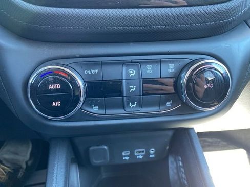 Used 2023 Chevrolet TrailBlazer LT w/ Convenience Package AWD/4WD image 11