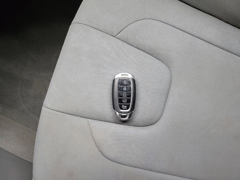 Used 2021 Hyundai Elantra SEL FWD image 32