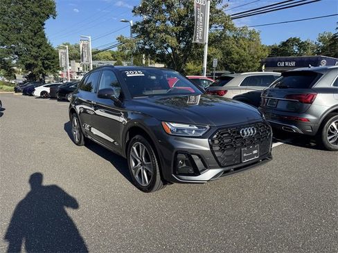 Certified 2025 Audi Q5 2.0T Premium w/ Convenience Plus Package image 2