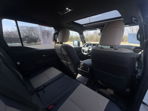 Used 2025 Lexus GX 550 AWD/4WD image 29