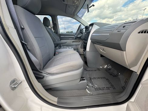 Used 2008 Dodge Grand Caravan SXT image 12