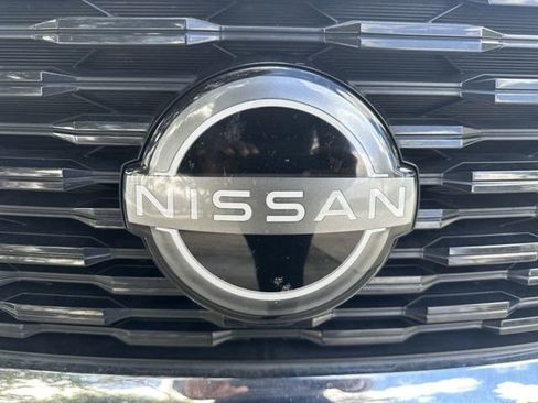 Used 2023 Nissan Rogue SV image 10