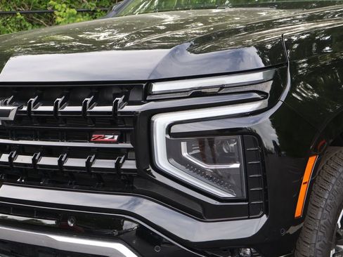 Used 2025 Chevrolet Tahoe Z71 AWD/4WD image 3