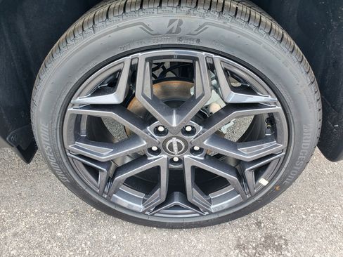 New 2025 Nissan Kicks SR image 7