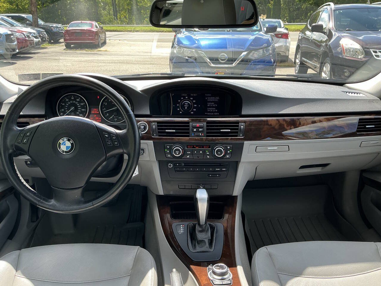 Used 2011 BMW 335i xDrive Sedan AWD/4WD image 23