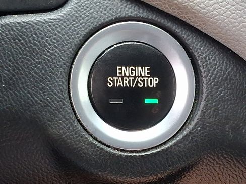 Used 2020 Chevrolet Equinox LT AWD/4WD image 22