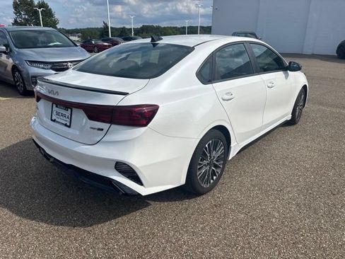 Used 2024 Kia Forte GT-Line w/ GT-Line Premium Package FWD image 3