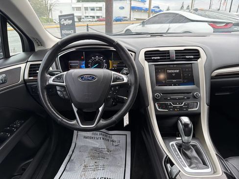 Used 2016 Ford Fusion SE w/ Equipment Group 202A image 23