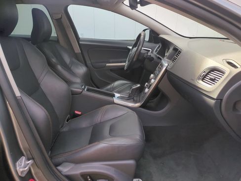 Used 2016 Volvo V60 T5 Cross Country w/ Convenience Package AWD/4WD image 27