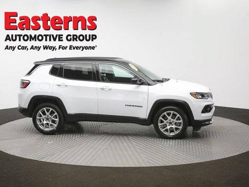 Used 2025 Jeep Compass Limited AWD/4WD image 45