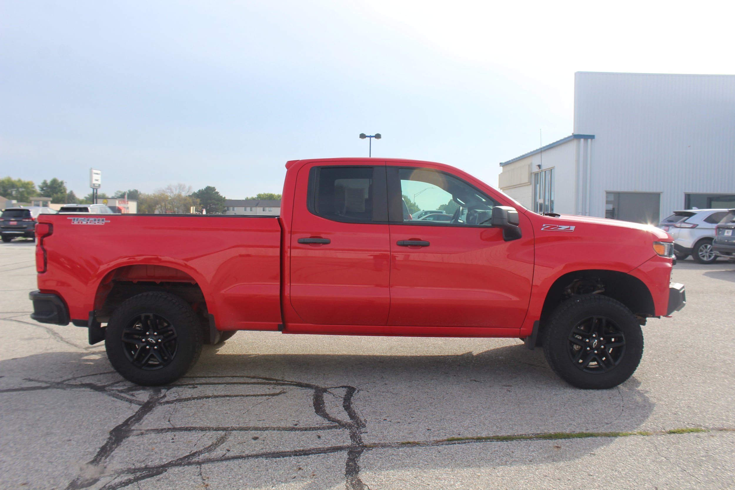Used 2019 Chevrolet Silverado 1500 Custom Trail Boss w/ Custom Convenience Package AWD/4WD image 5