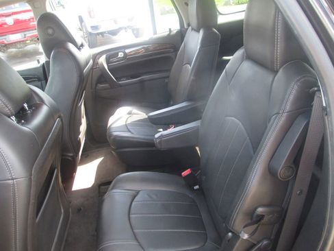 Used 2017 Buick Enclave Premium w/ Experience Buick Package FWD image 22