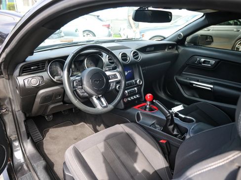 Used 2019 Ford Mustang Coupe RWD image 12