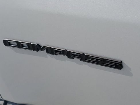 New 2026 Jeep Compass Latitude image 7