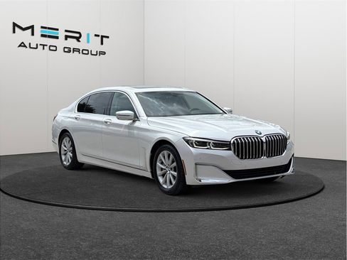 Used 2021 BMW 740i image 1