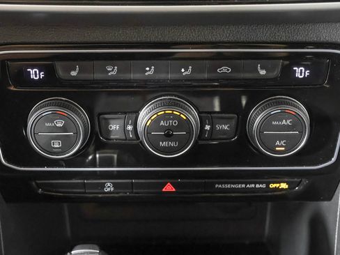 Used 2023 Volkswagen Atlas Cross Sport SE AWD/4WD image 30