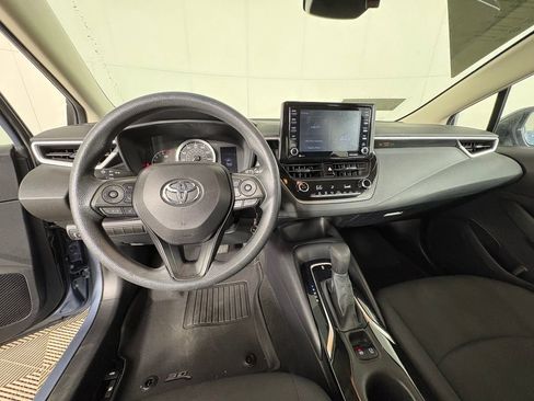Used 2022 Toyota Corolla LE FWD image 6