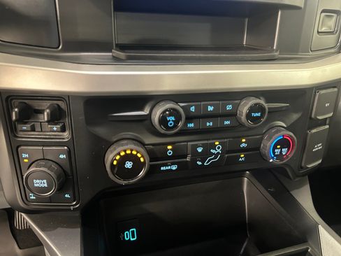 Used 2024 Ford F250 XLT w/ FX4 Off-Road Package AWD/4WD image 15