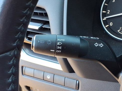 Used 2023 Nissan Rogue SV w/ SV Premium Package image 18