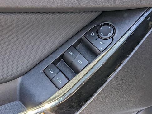 Used 2026 Chevrolet Equinox LT FWD image 13