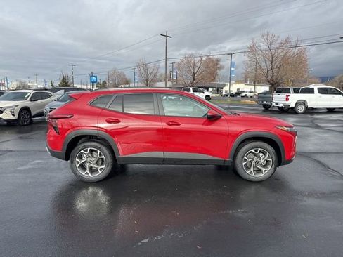 New 2026 Chevrolet Trax LT w/ Driver Confidence Package FWD image 8