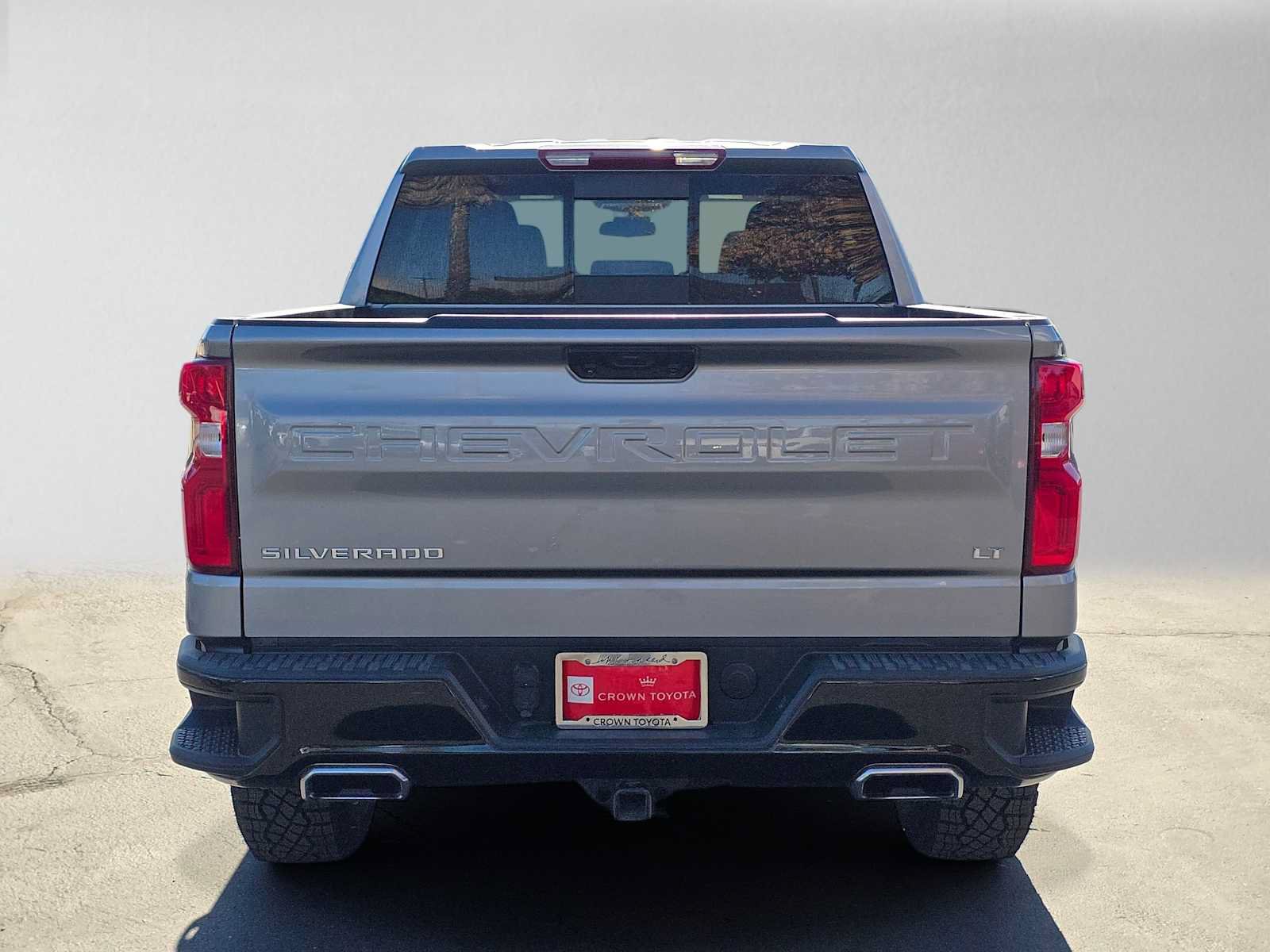 Used 2024 Chevrolet Silverado 1500 LT Trail Boss w/ Convenience Package II AWD/4WD image 4