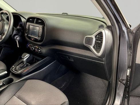 Used 2021 Kia Soul LX FWD image 25