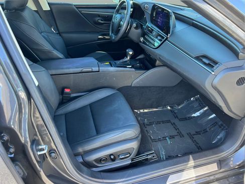 Certified 2024 Lexus ES 350 w/ Premium Package image 14