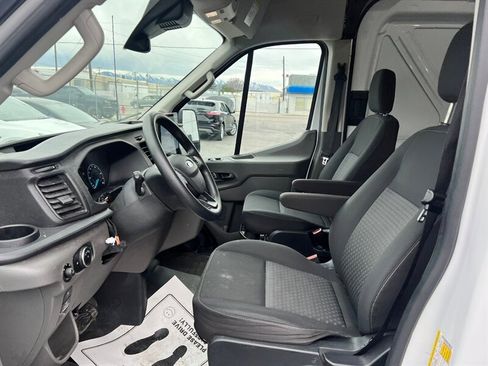 Used 2022 Ford E-Transit 148 High Roof Extended image 12