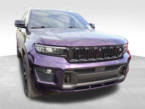 Used 2022 Jeep Grand Cherokee L Overland w/ Advanced Protech Group III AWD/4WD image 10
