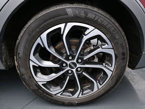 Used 2024 Lincoln Nautilus Reserve AWD/4WD image 12