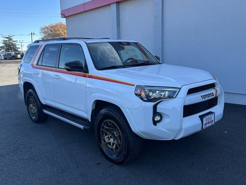 Certified 2023 Toyota 4Runner 40th Anniversary SE image 4