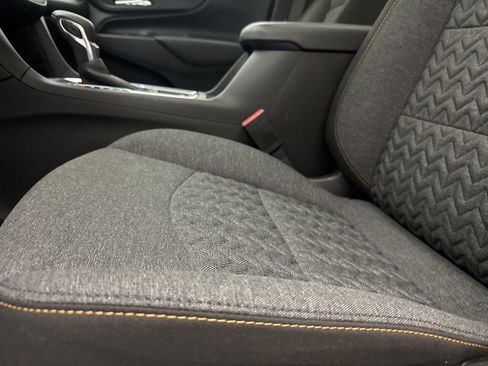 Used 2023 Chevrolet Equinox LT image 29