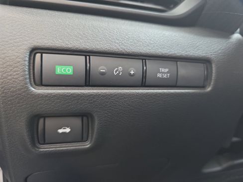 Used 2025 Nissan Sentra S FWD image 25