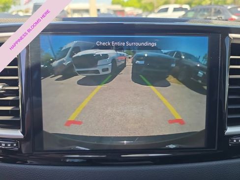 Certified 2023 Chrysler Pacifica Touring-L FWD image 18