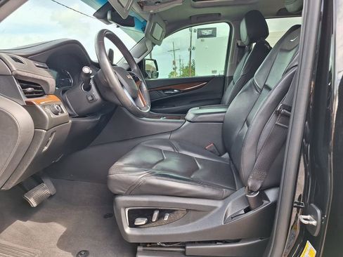 Used 2020 Cadillac Escalade Premium Luxury RWD image 16